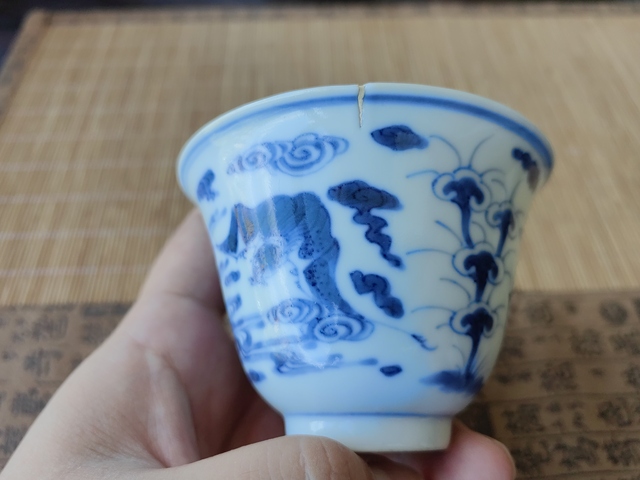 古玩陶瓷青花壽星人物仰鐘杯真品鑒賞圖