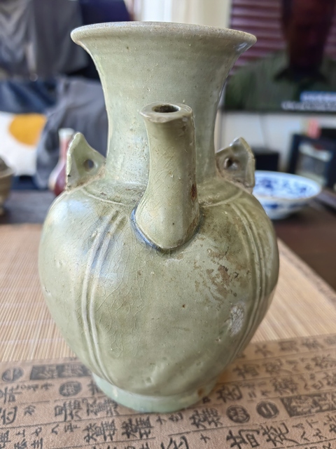 古玩陶瓷五代越窯青釉執(zhí)壺真品鑒賞圖
