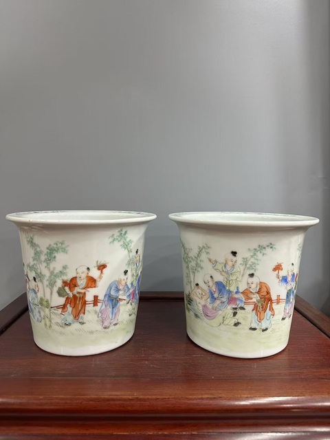 古玩陶瓷嬰戲紋粉彩花盆真品鑒賞圖