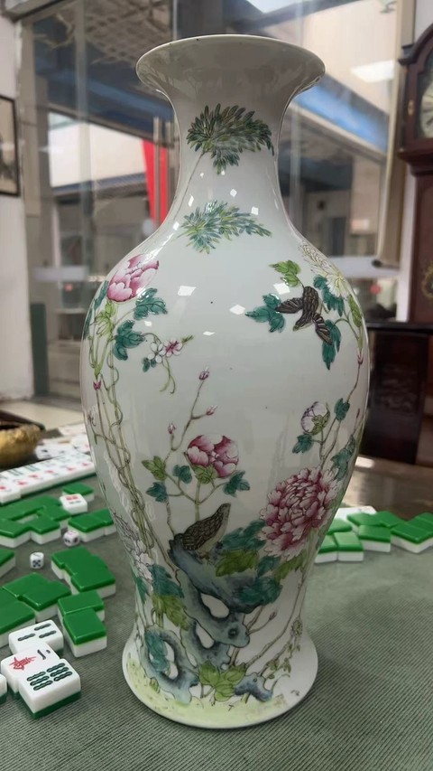 古玩陶瓷粉彩安居樂業圖觀音瓶真品鑒賞圖