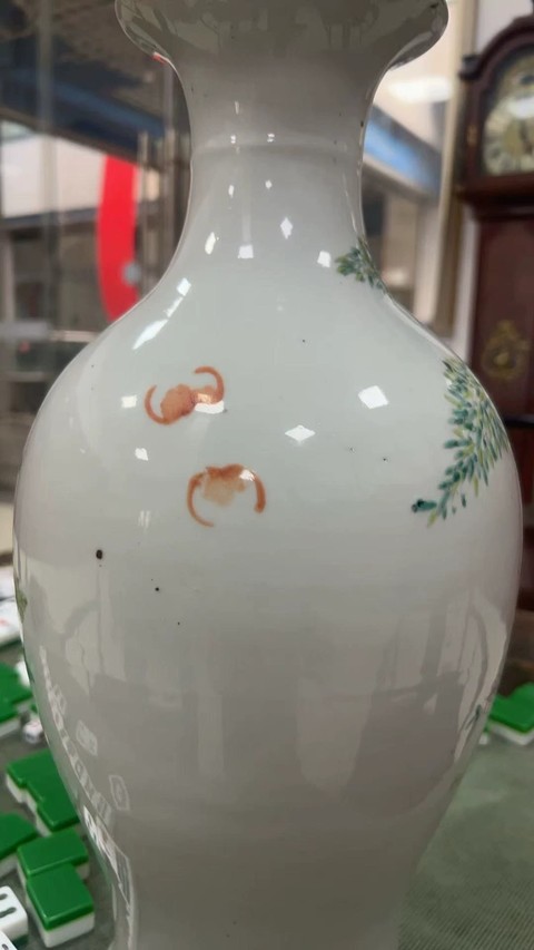 古玩陶瓷粉彩安居樂業圖觀音瓶真品鑒賞圖