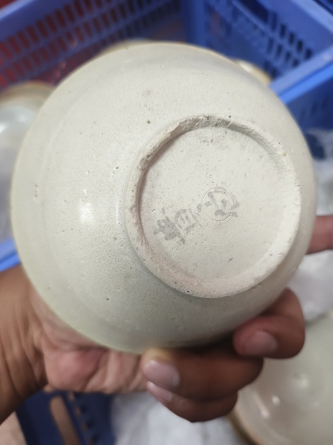 古玩陶瓷芒口圈足覆燒工藝影青碗真品鑒賞圖