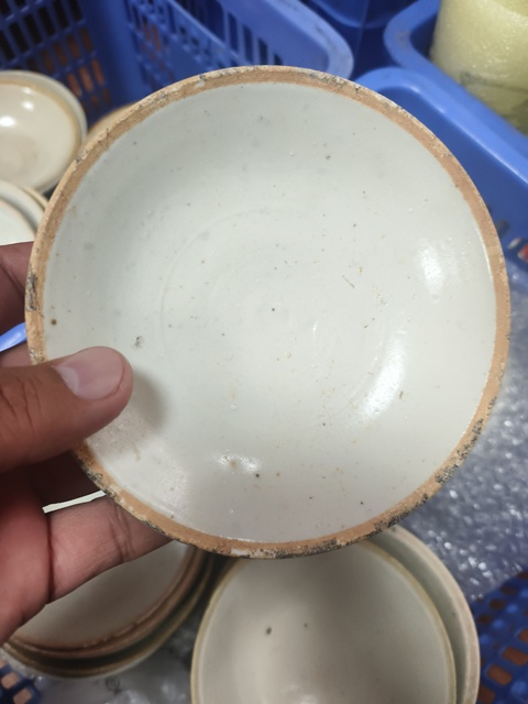 古玩陶瓷芒口圈足覆燒工藝影青碗真品鑒賞圖