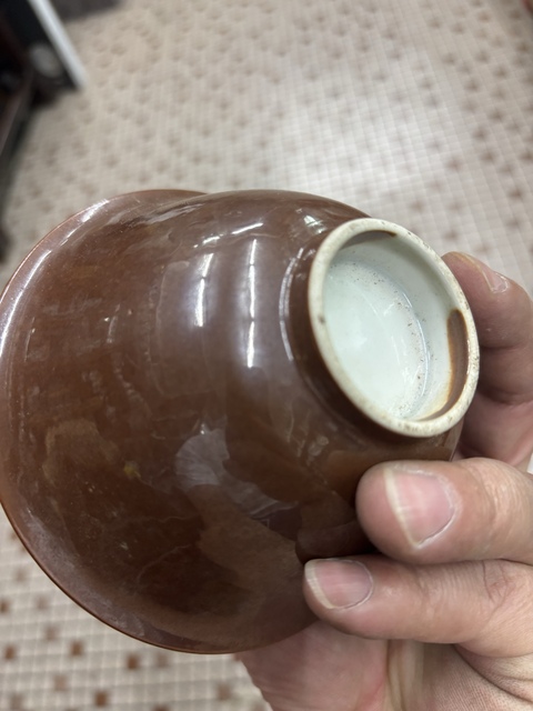 古玩陶瓷外紫金釉?xún)?nèi)青花魚(yú)藻紋蓋杯真品鑒賞圖