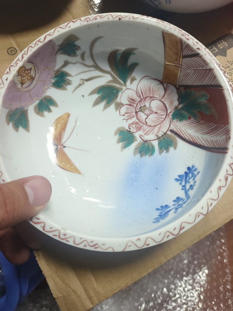 古玩陶瓷花蝶紋洗真品鑒賞圖