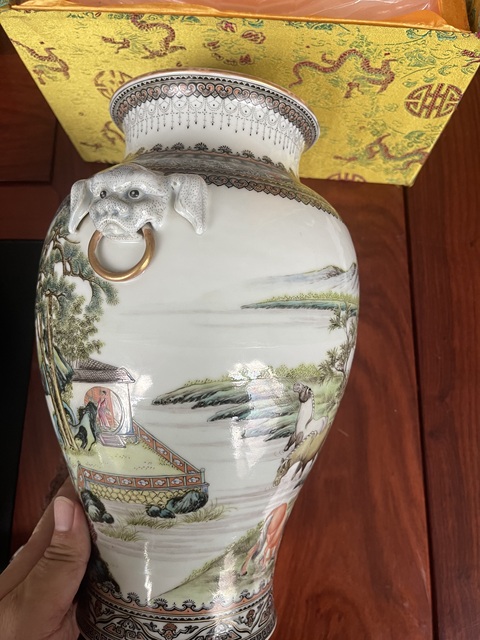 古玩陶瓷粉彩八駿圖雙耳尊真品鑒賞圖