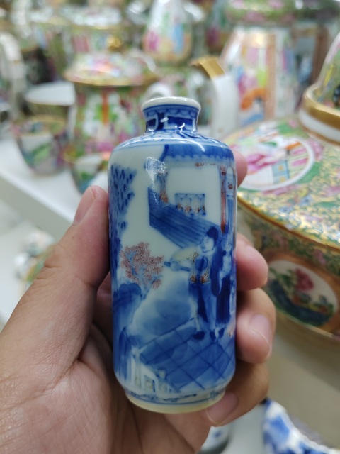 古玩陶瓷鼻煙壺真品鑒賞圖