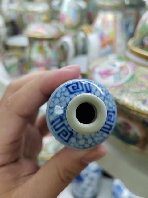 古玩陶瓷鼻煙壺真品鑒賞圖