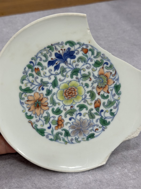 古玩陶瓷清雍正 斗彩鐋鑼洗真品鑒賞圖