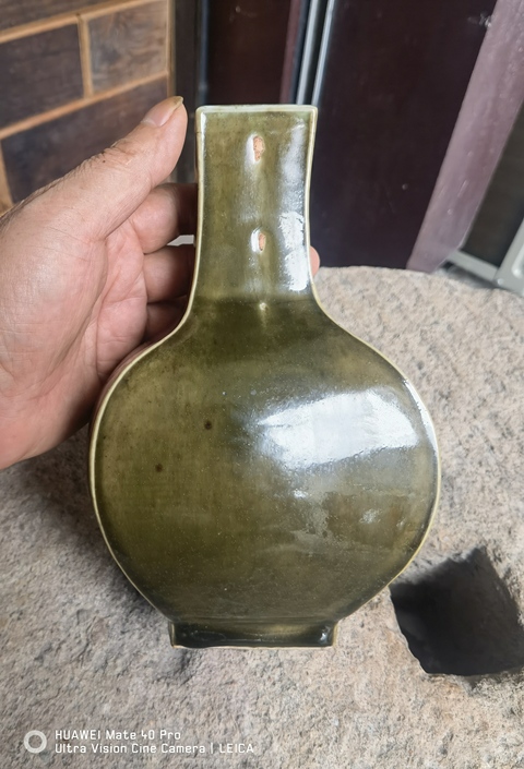 古玩陶瓷褐釉四方瓶真品鑒賞圖