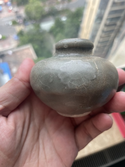 古玩陶瓷龍泉青瓷花卉紋水盂真品鑒賞圖