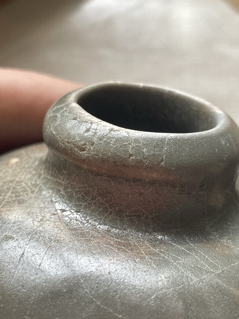 古玩陶瓷龍泉青瓷花卉紋水盂真品鑒賞圖