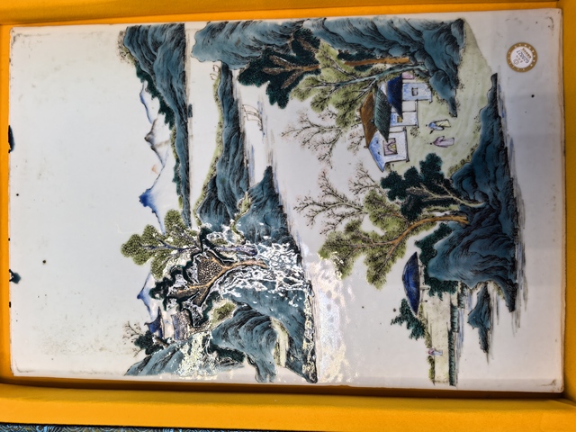 古玩陶瓷粉彩山水人物瓷板真品鑒賞圖