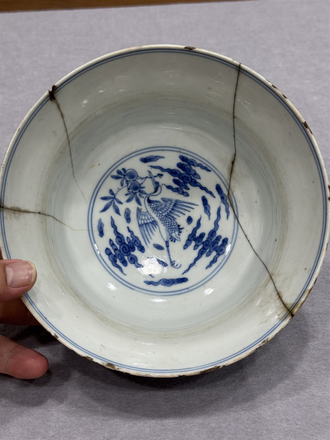 古玩陶瓷清雍正 青花蓮托八寶紋仙鶴折腰碗真品鑒賞圖