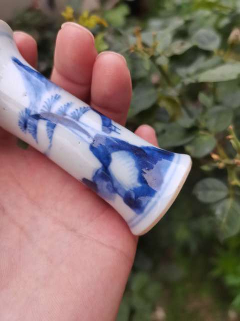 古玩陶瓷清康熙·青花山水人物花觚拍賣,當(dāng)前價(jià)格3000元