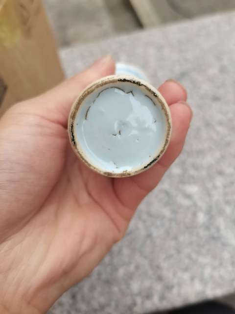 古玩陶瓷清康熙·青花山水人物花觚拍賣,當(dāng)前價(jià)格3000元