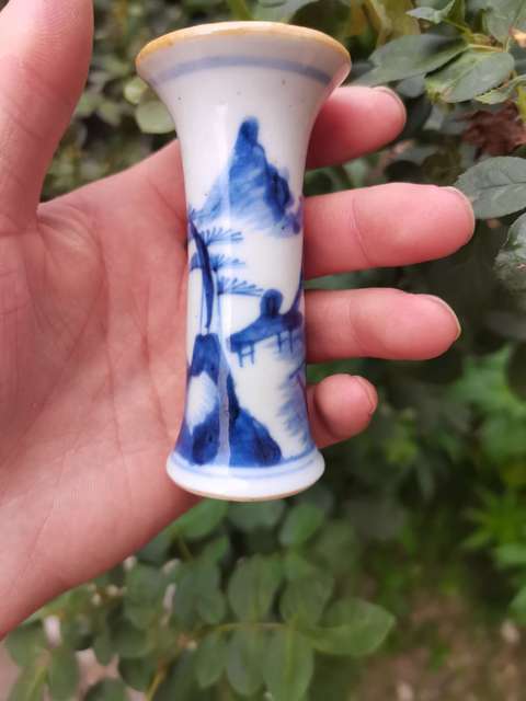 古玩陶瓷清康熙·青花山水人物花觚拍賣,當(dāng)前價(jià)格3000元