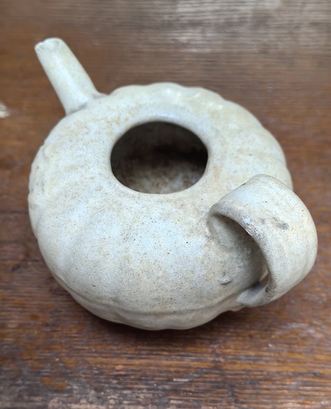 古玩陶瓷明代瓜棱執(zhí)壺拍賣,當前價格2800元