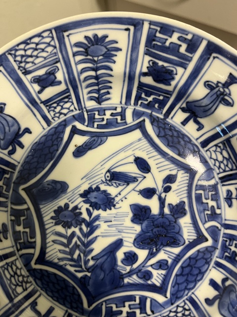 古玩陶瓷飛黃騰達青花盤真品鑒賞圖