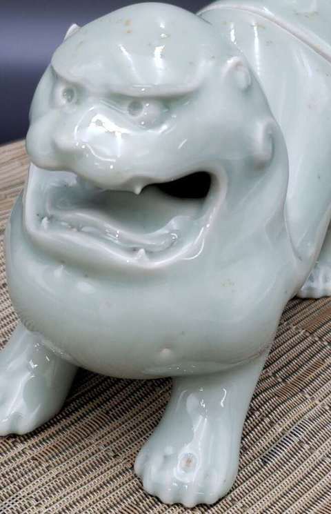 古玩陶瓷日本古平戶燒白瓷獅子香爐真品鑒賞圖