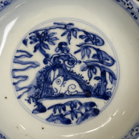 古玩陶瓷青花玉兔紋花口盤真品鑒賞圖