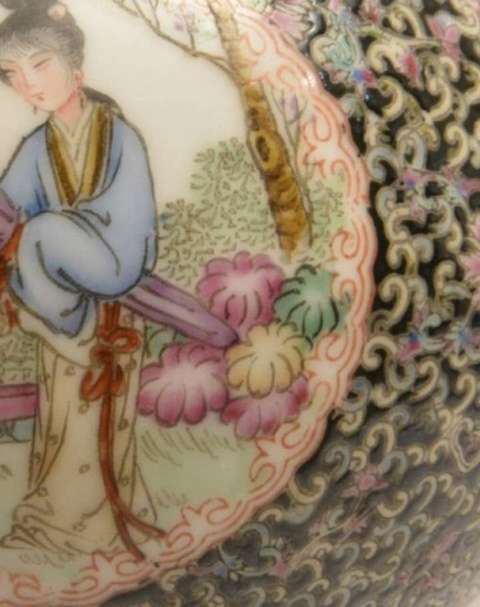 古玩陶瓷粉彩開光仕女紋葫蘆瓶真品鑒賞圖