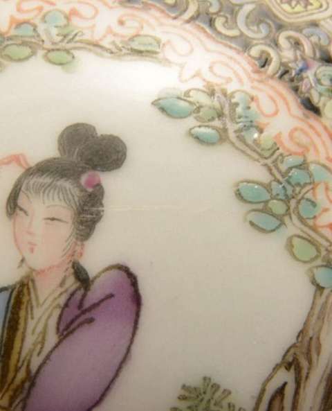 古玩陶瓷粉彩開光仕女紋葫蘆瓶真品鑒賞圖