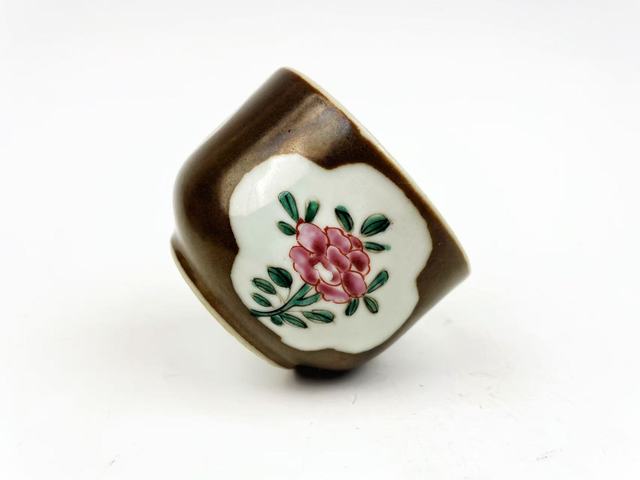 古玩陶瓷清早期·紫金釉開窗粉彩花卉缽拍賣，當前價格198元