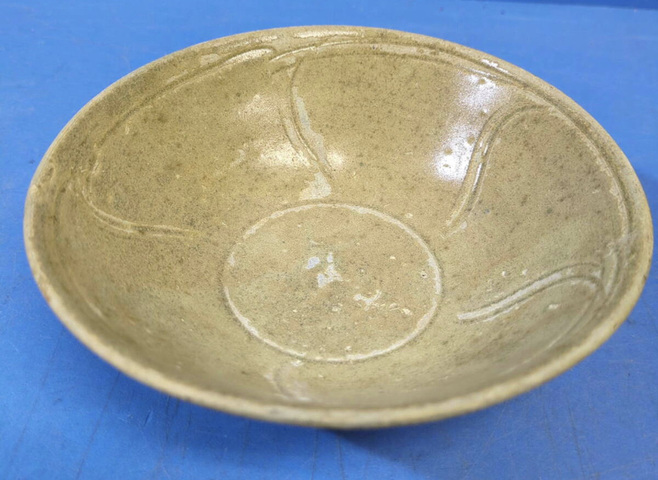 古玩陶瓷青釉刻花大碗真品鑒賞圖