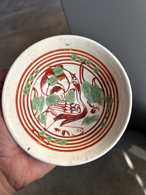 古玩陶瓷金元磁州窯花鳥紋紅綠彩碗真品鑒賞圖