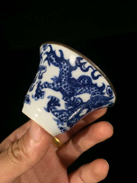 古玩陶瓷青花云龍紋茶杯真品鑒賞圖