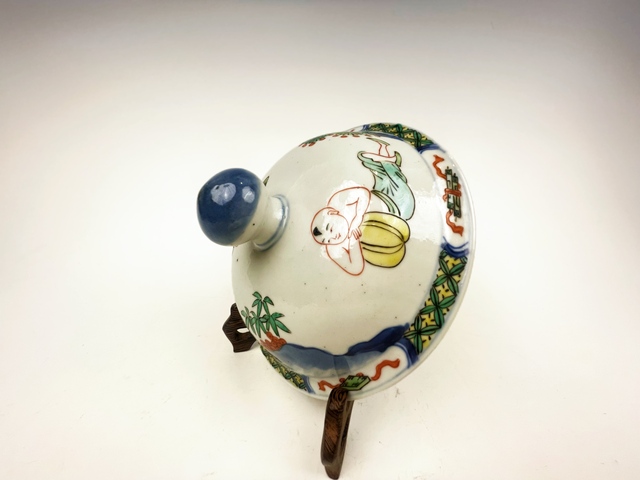 古玩陶瓷清晚期·五彩嬰戲蓋拍賣，當前價格0元