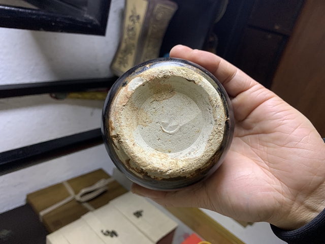古玩陶瓷黑釉長(zhǎng)頸瓶真品鑒賞圖