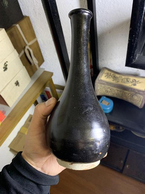 古玩陶瓷黑釉長(zhǎng)頸瓶真品鑒賞圖