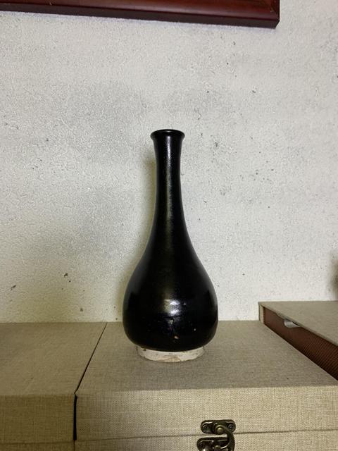 古玩陶瓷黑釉長(zhǎng)頸瓶真品鑒賞圖