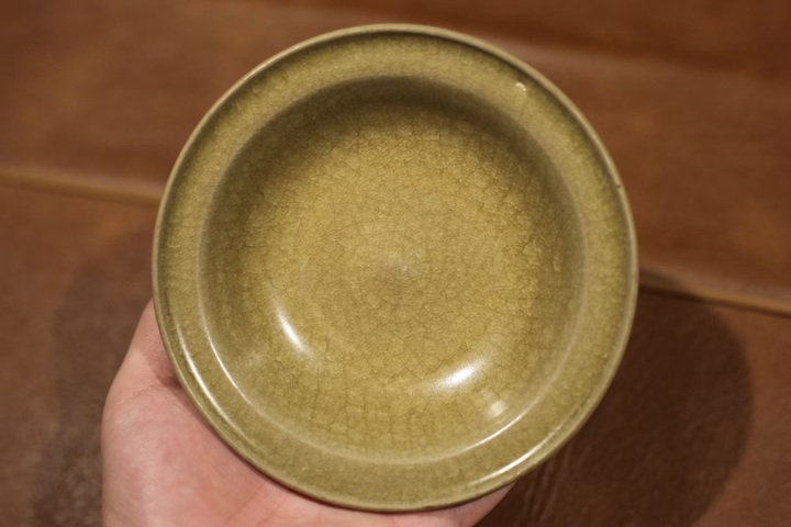 古玩陶瓷龍泉青瓷黃釉水洗真品鑒賞圖