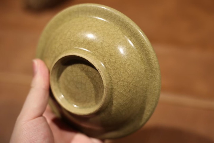 古玩陶瓷龍泉青瓷黃釉水洗真品鑒賞圖
