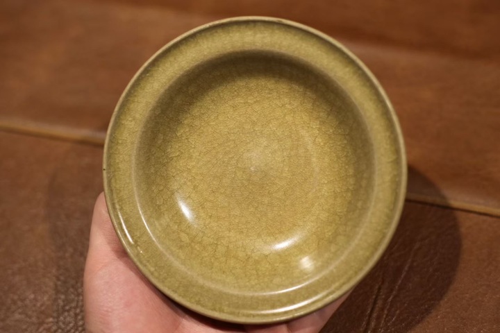 古玩陶瓷龍泉青瓷黃釉水洗真品鑒賞圖