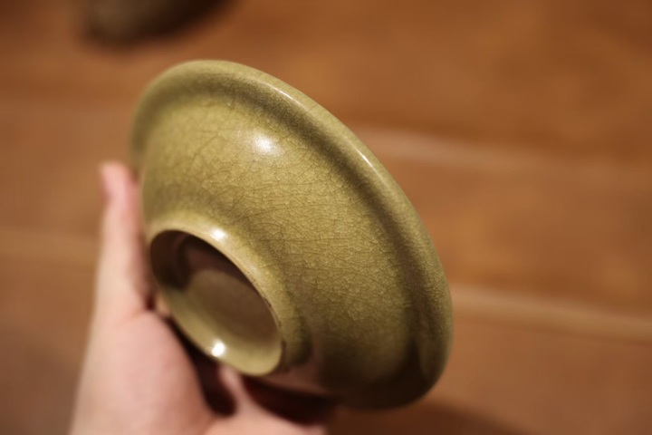 古玩陶瓷龍泉青瓷黃釉水洗真品鑒賞圖