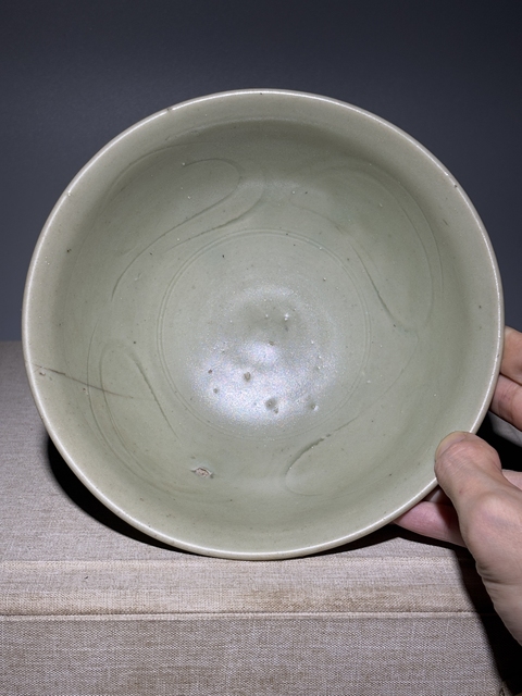 古玩陶瓷龍泉青瓷刻花碗真品鑒賞圖