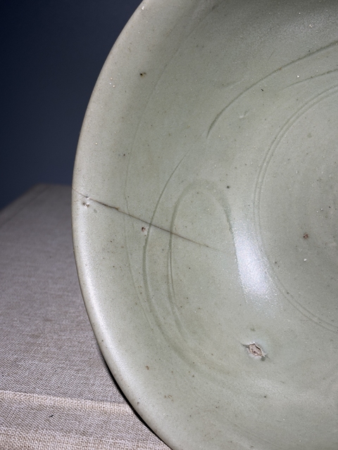 古玩陶瓷龍泉青瓷刻花碗真品鑒賞圖