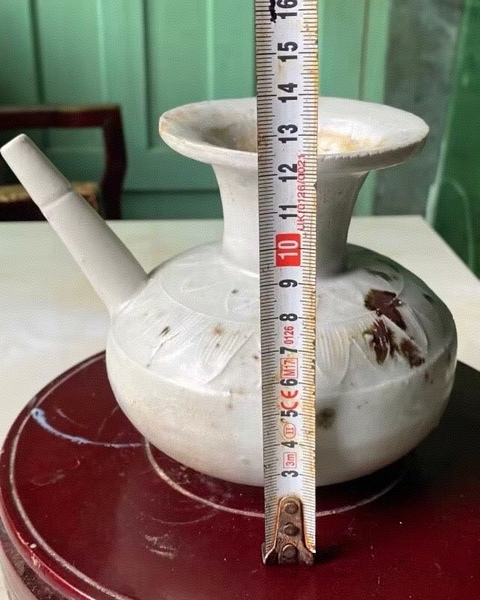 古玩陶瓷景德鎮窯系青白釉褐彩花澆真品鑒賞圖