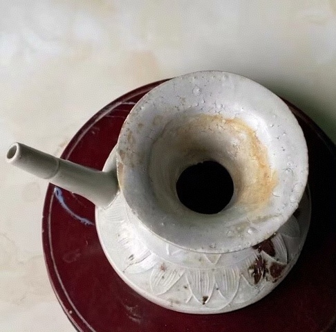 古玩陶瓷景德鎮窯系青白釉褐彩花澆真品鑒賞圖