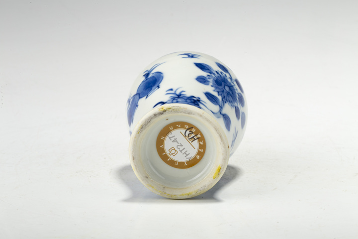 古玩陶瓷清晚·青花瓜果花蝶紋小瓶
拍賣,當前價格0元