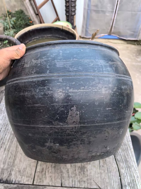 古玩陶瓷清代黑陶缸真品鑒賞圖