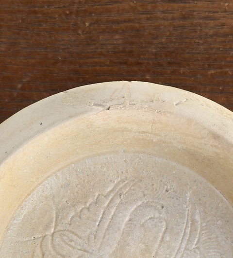 古玩陶瓷宋代影青刻花蓖紋雙蝶紋高足盤真品鑒賞圖
