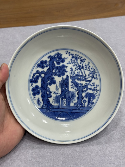 古玩陶瓷青花庭院人物盤真品鑒賞圖