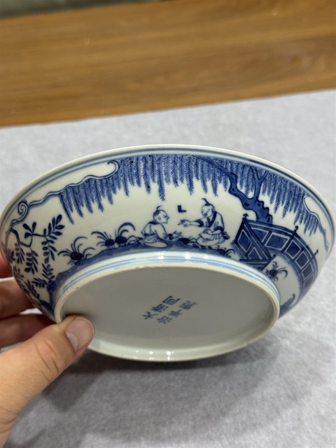 古玩陶瓷青花庭院人物盤真品鑒賞圖