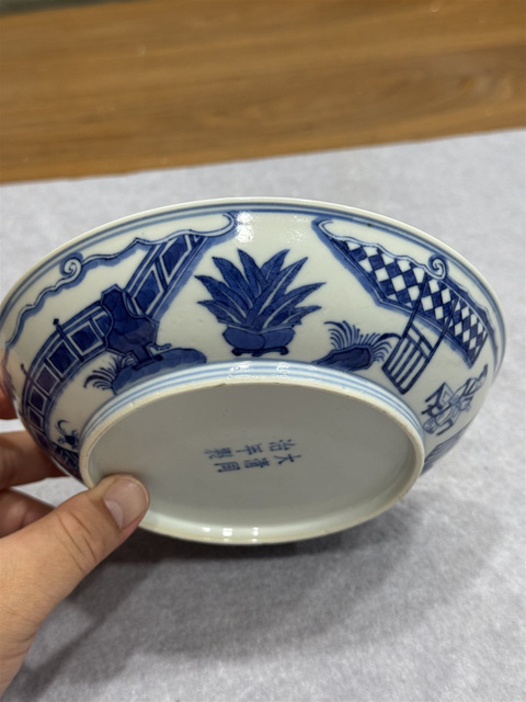 古玩陶瓷青花庭院人物盤真品鑒賞圖