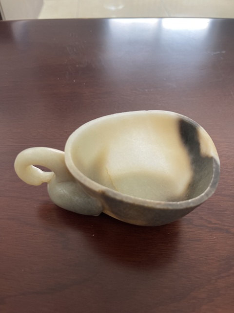 古玩玉器當代·和田玉雕花鳥紋鵝首杯 真品鑒賞圖
